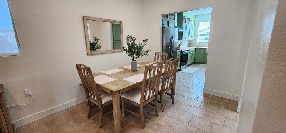 Building Photo - 432 W San Ignacio