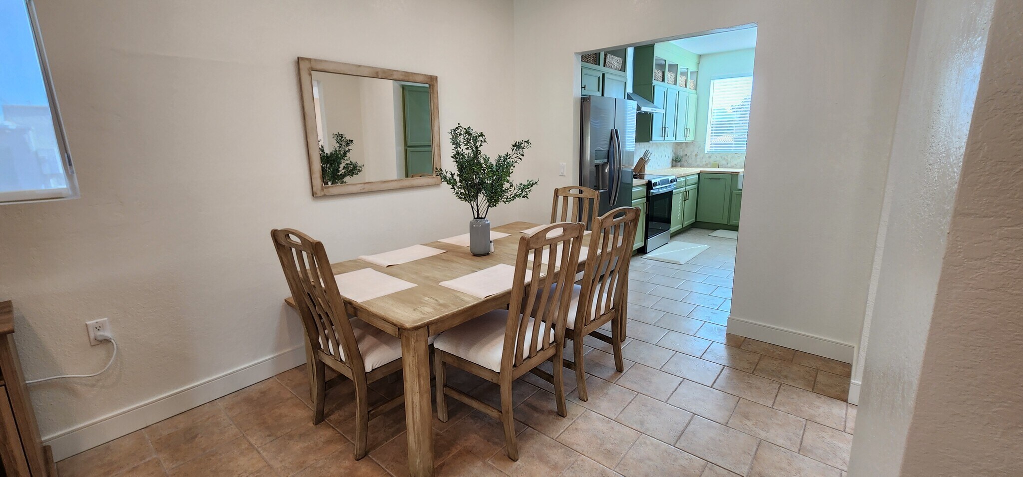 Building Photo - 432 W San Ignacio