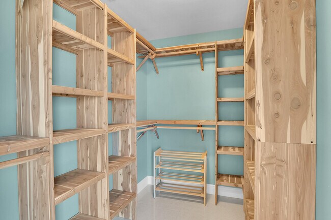 Building Photo - 8631 Steeplechase Dr