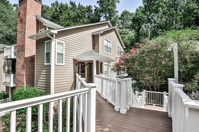 Building Photo - 2136 River Heights Walk SE
