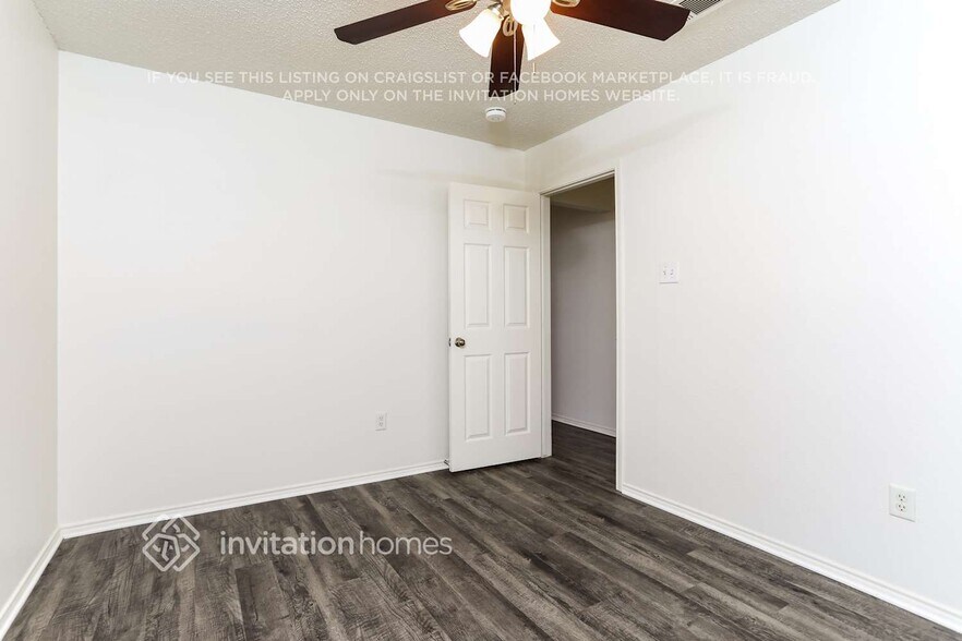 Building Photo - 2525 Rivers Edge Dr