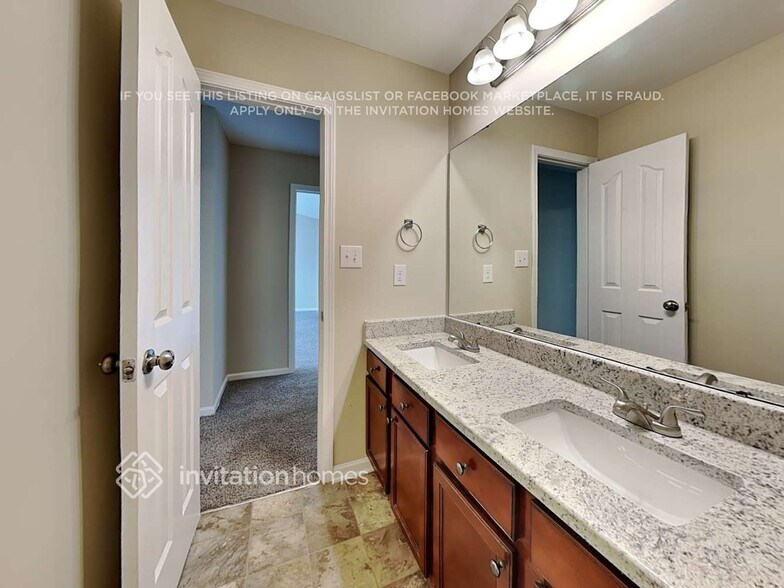 Building Photo - 12813 Settlers Trail Ct
