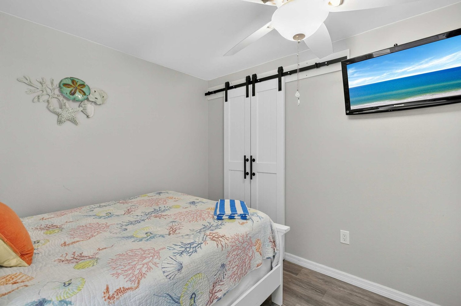 Building Photo - 153 Vista Hermosa Cir