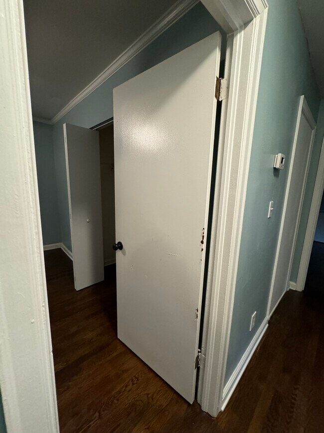 Building Photo - 3494 Maryvale Dr