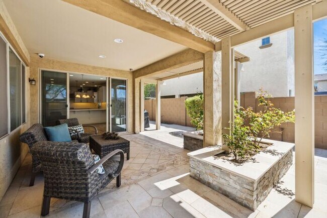 Building Photo - Modern 4-bedroom, 3.5-bathroom single-family home in the heart of North Tempe