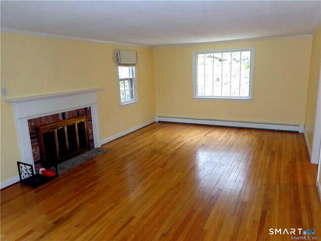 Building Photo - 21 Saddle Ridge Dr