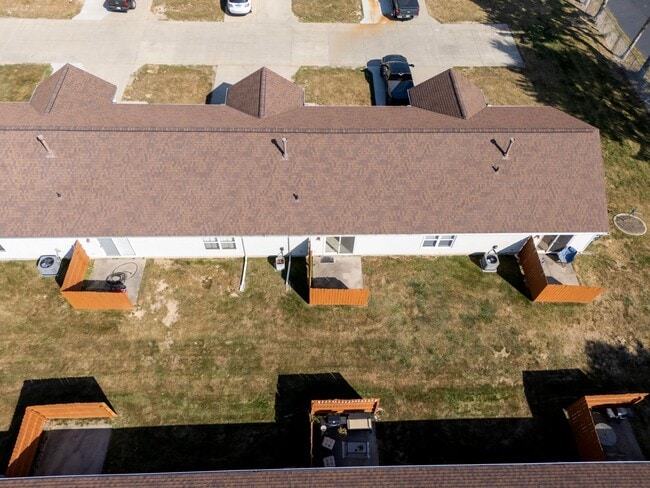 Building Photo - Two Bedroom Apartment