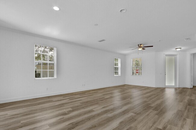 Building Photo - 199 Barbados Dr