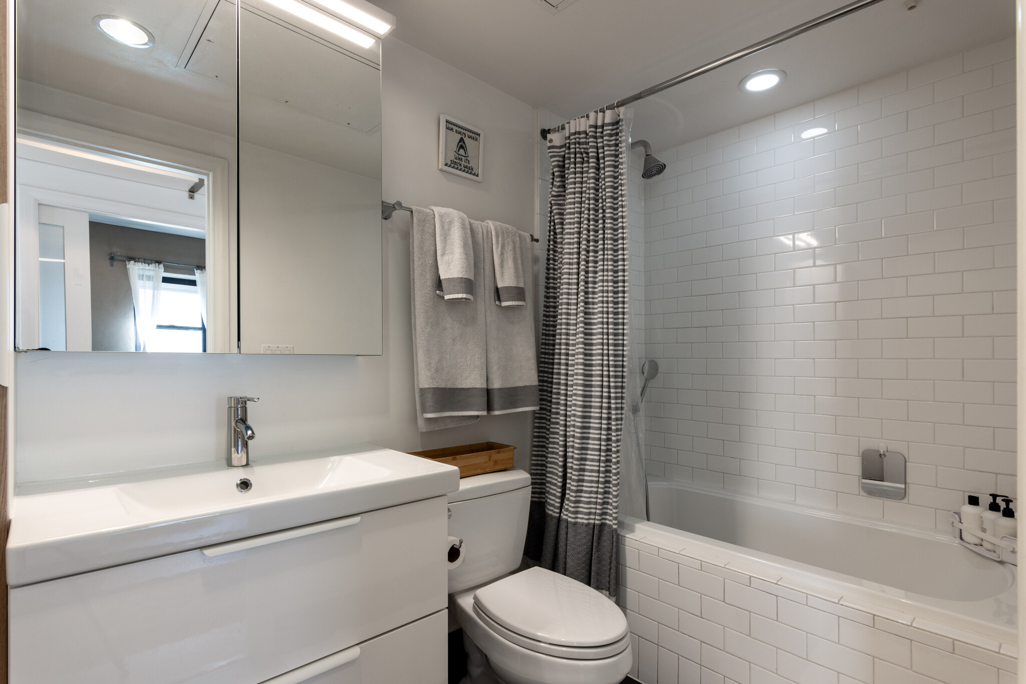 Primary Bathroom with Soaking Tub - 416 S Spring St