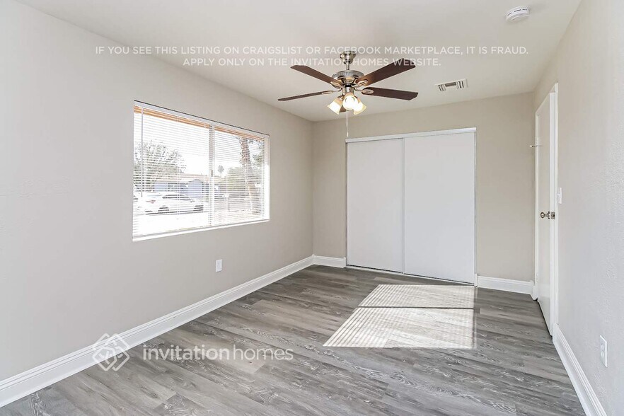Building Photo - 3718 E Gelding Dr