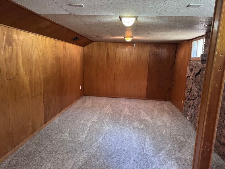 Building Photo - 280 3rd St