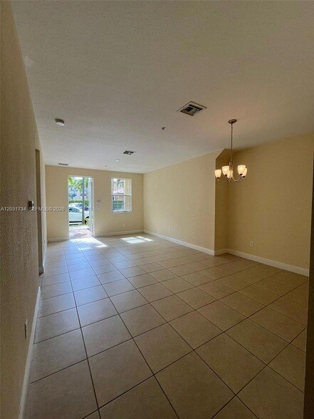 Building Photo - 950 SW 147th Ave