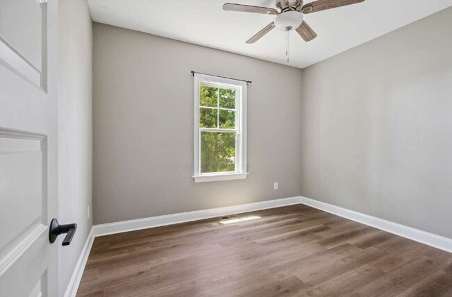 Building Photo - Charming 3-Bedroom Bunn Home with Granite ...