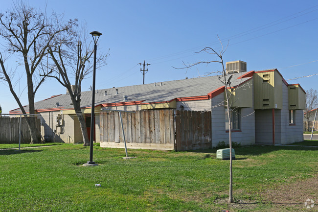 Building Photo - Firebaugh Family Apartments