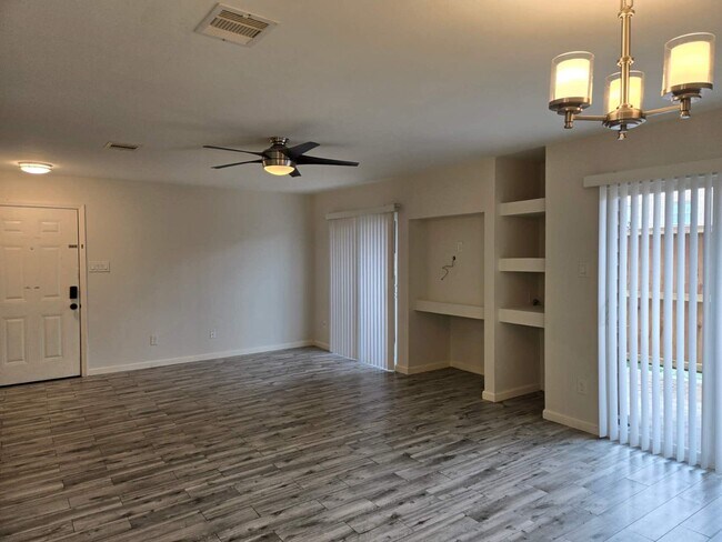 Building Photo - 10555 Turtlewood Ct