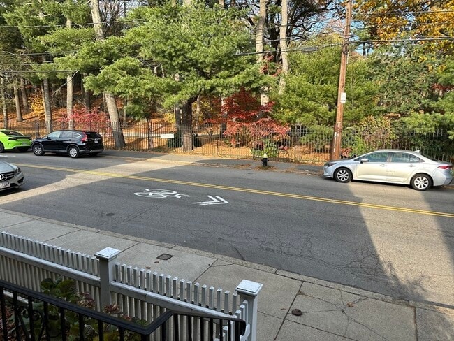 Building Photo - 77 Walk Hill St