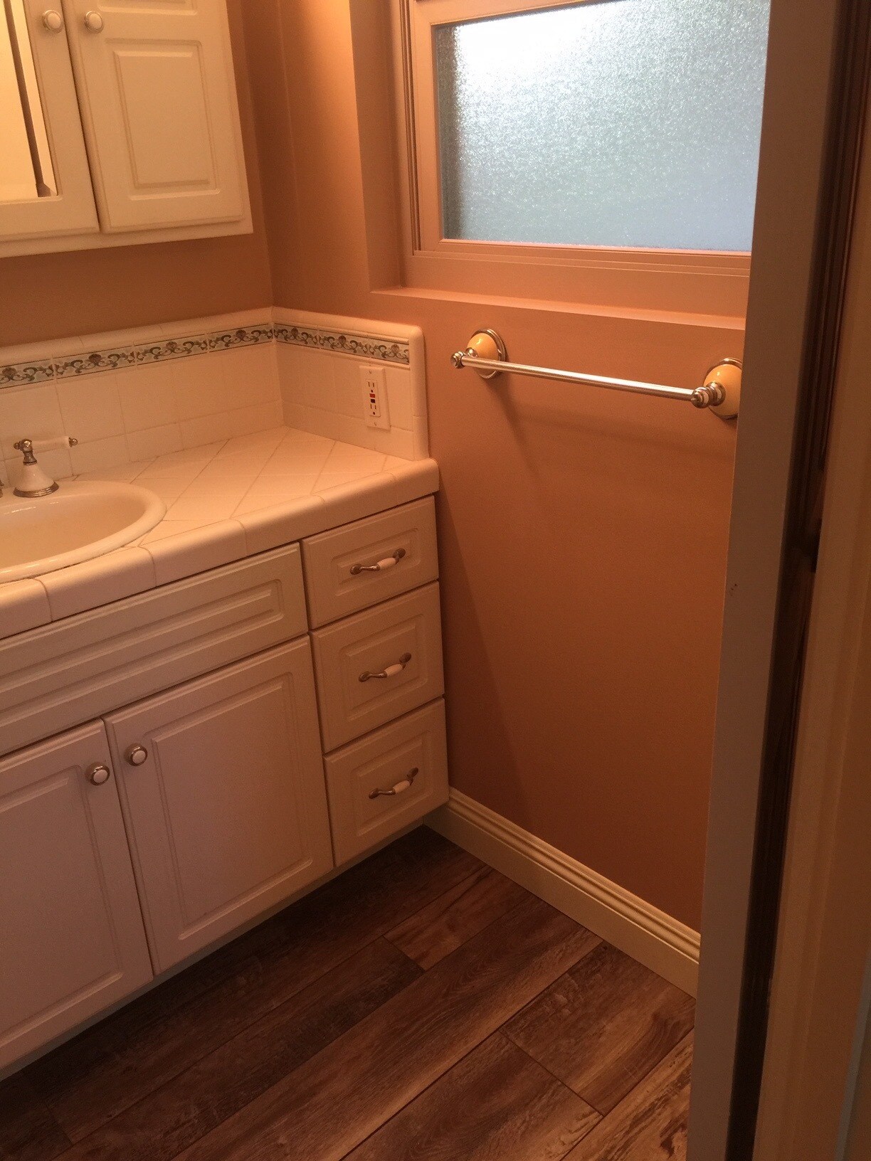 Building Photo - 2000 Karen St