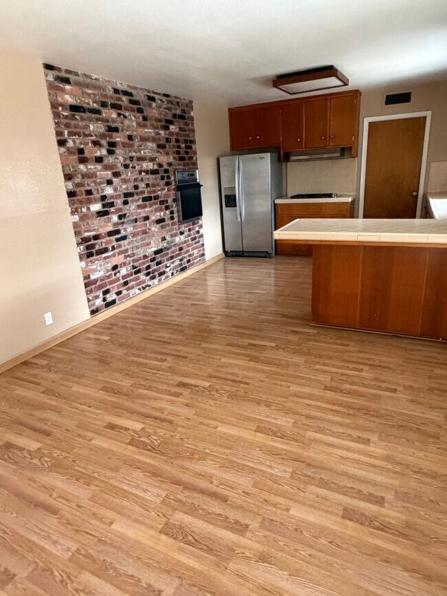 Building Photo - 3-Bedroom, 2-Bathroom Home for Rent – Move-In Ready!