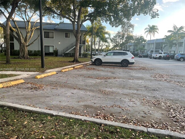 Building Photo - 16571 Blatt Blvd