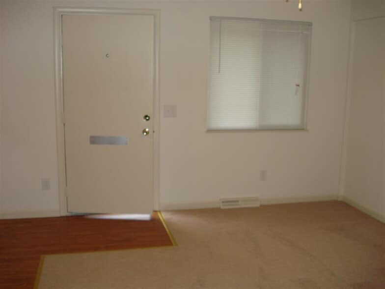 Building Photo - 1955 S Reynolds Rd