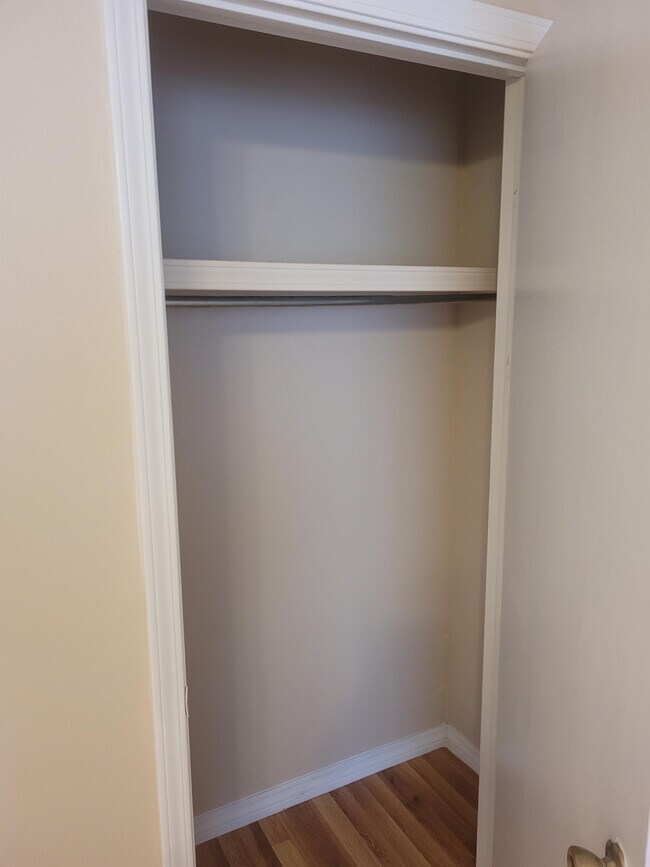 Building Photo - 4808 Fordham Dr