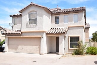 Building Photo - NORTHWEST - 2 STORY, 5 BEDROOM HOME