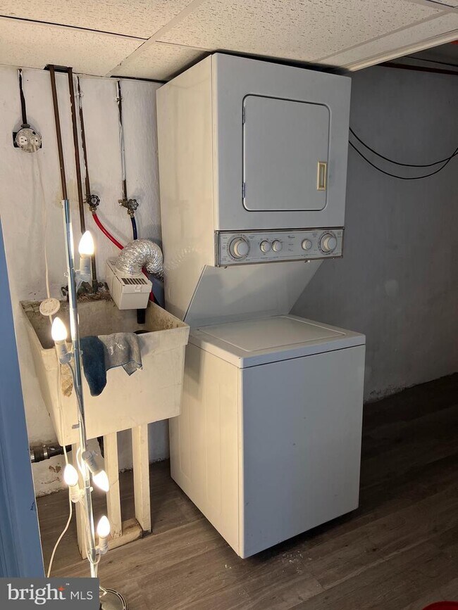 Building Photo - 6226 N 4th St