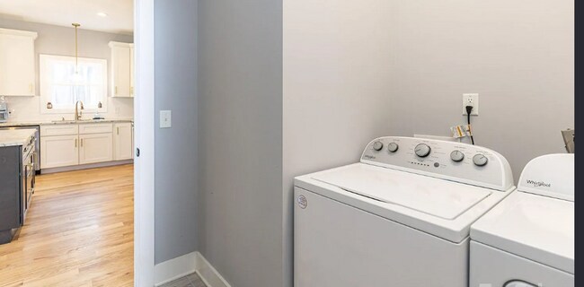 Building Photo - Fairview Long Term Rental!