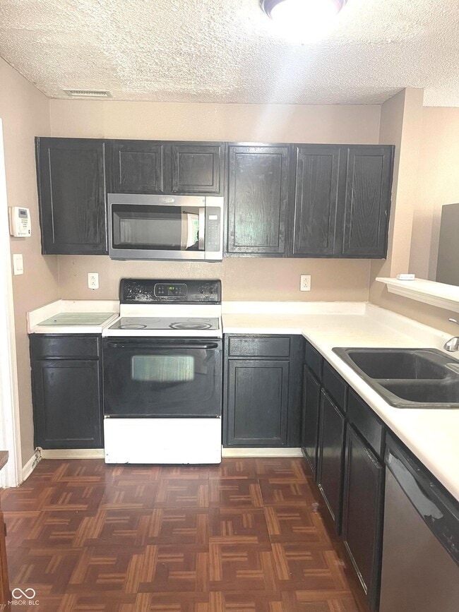 Building Photo - 1318 Crescent Dr