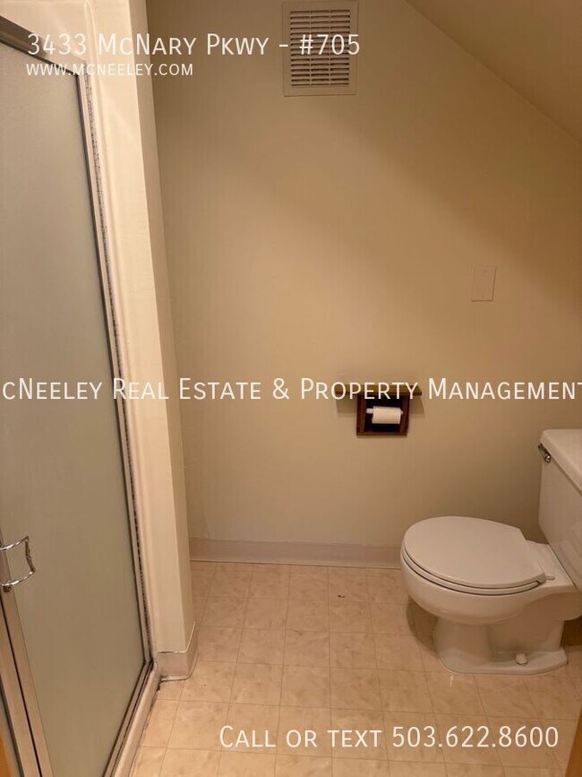 Building Photo - 3433 McNary Pkwy