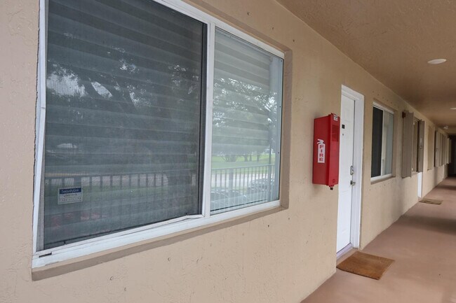 Building Photo - 9470 Tangerine Pl