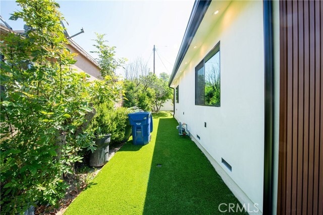 Building Photo - 7760 Independence Ave