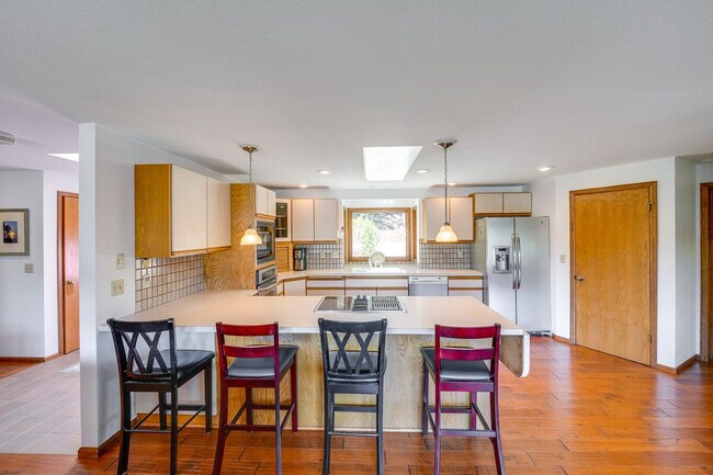 Building Photo - 902 Paiute Pl