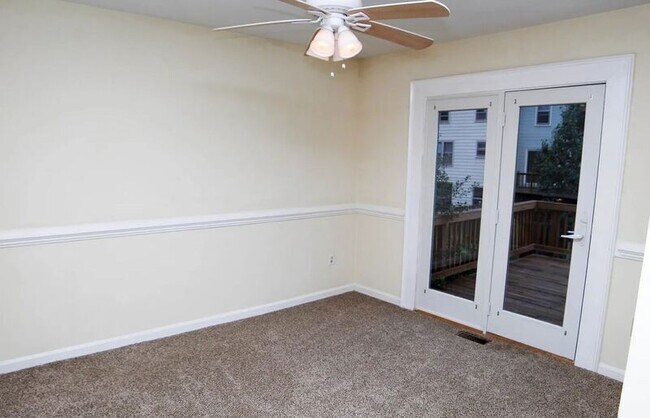 Building Photo - 10701 Houck Dr