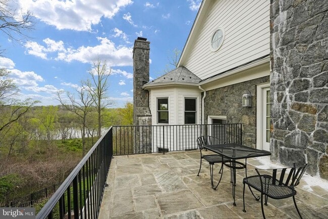 Building Photo - 9884 River Chase Way