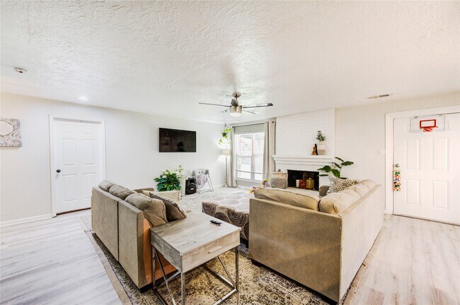 Building Photo - 6622 Rockergate Dr