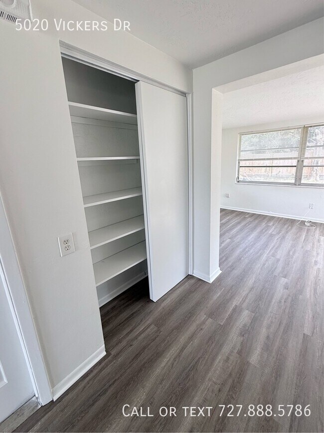 Building Photo - 5020 Vickers Dr
