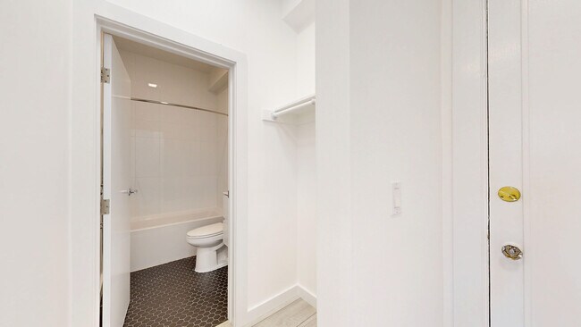 Building Photo - 1408 California St