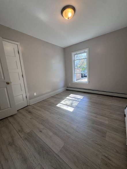 Building Photo - 267 Silver St