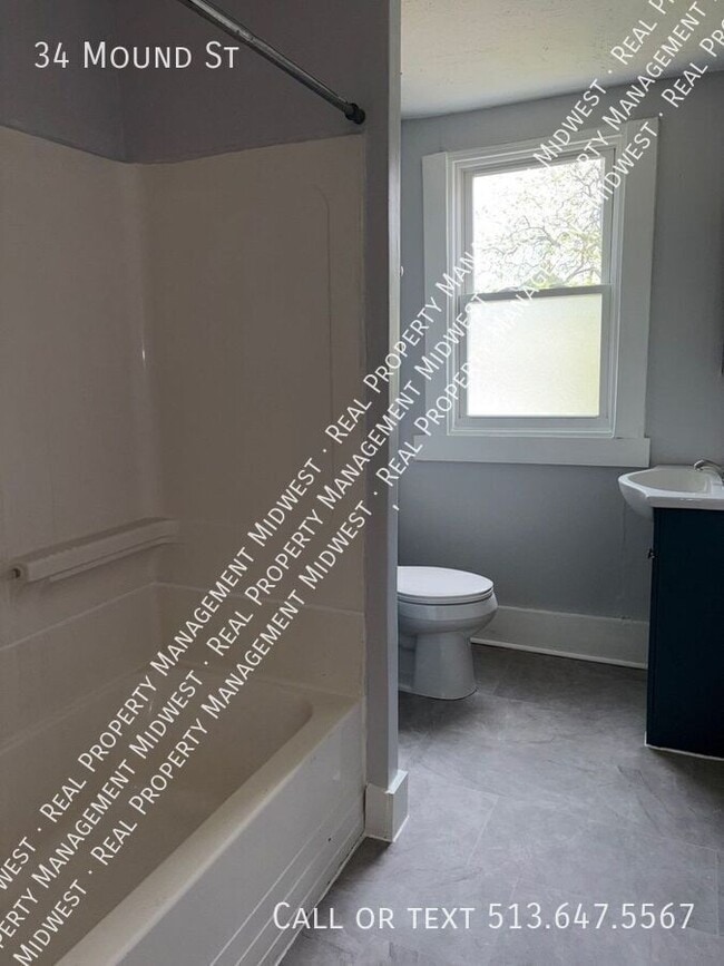 Building Photo - 34 Mound St