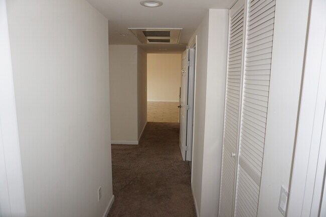 Building Photo - 9126 Langdon Ave