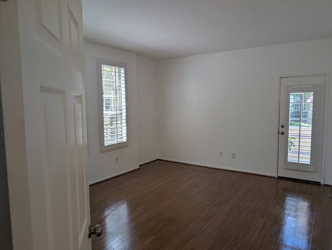 Building Photo - 24121 Del Monte Dr.