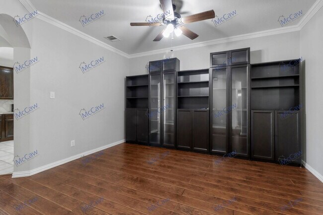 Building Photo - 9405 Waterman Dr