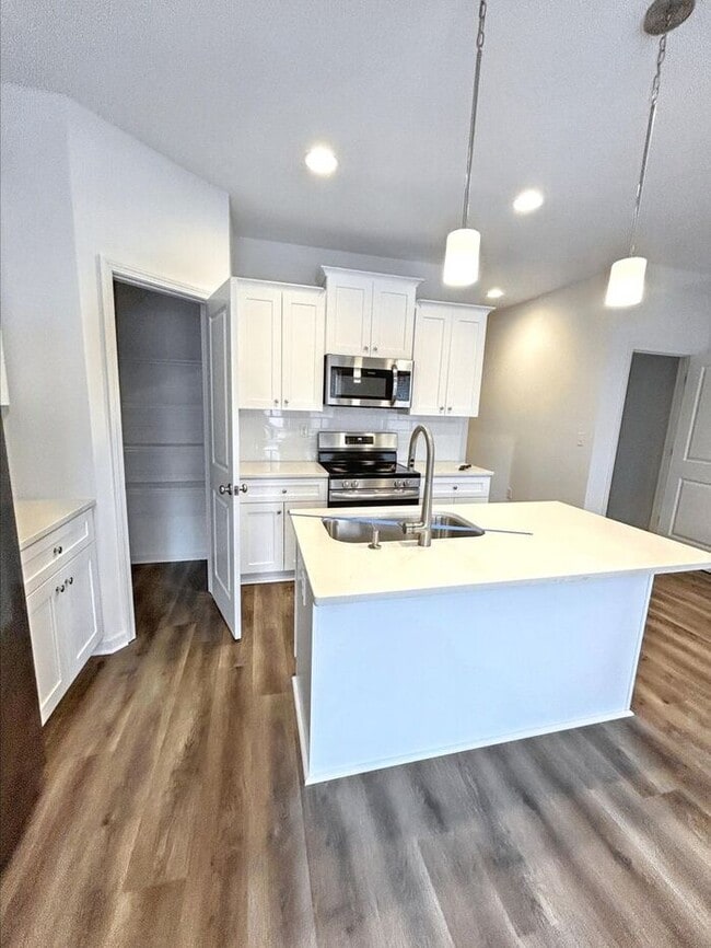 Building Photo - 2026 McDonald Dr