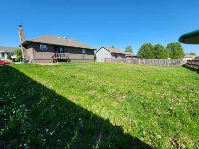 Building Photo - 211 E 22nd St