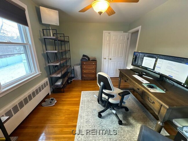 Building Photo - 41 Beaverbrook Rd