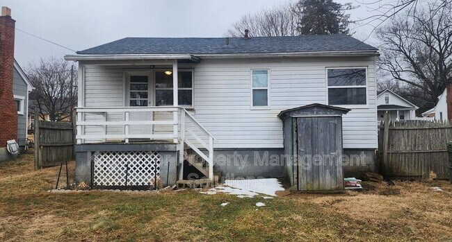 Building Photo - 527 S Magnolia Ave