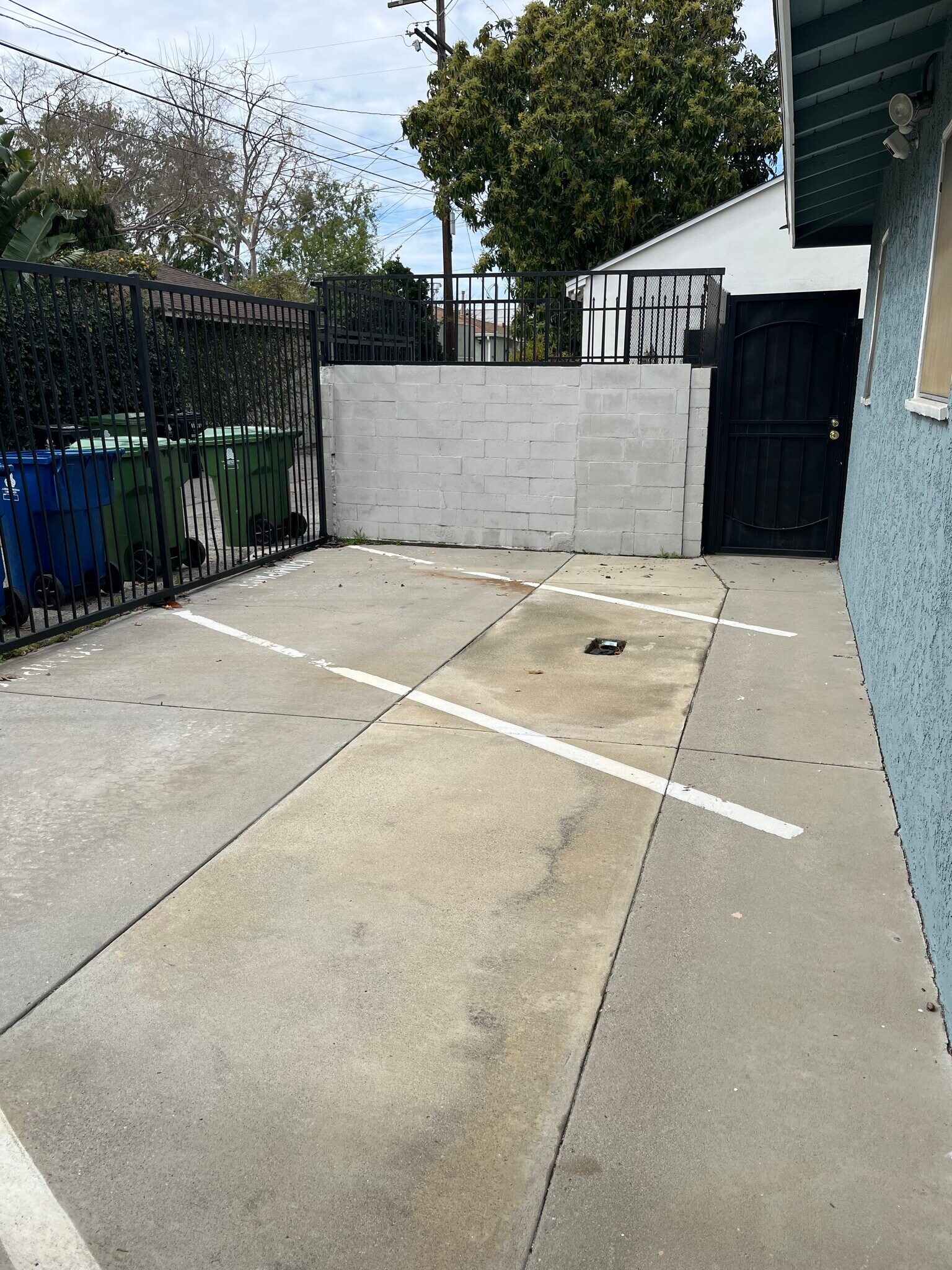 Building Photo - 11666 Chandler Blvd