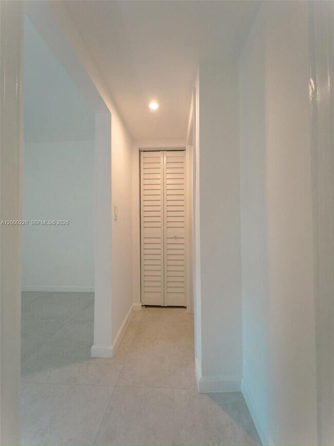 Building Photo - 3676 Oak Ave