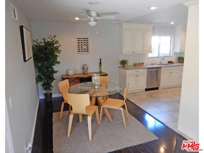 Building Photo - 705 N Dillon St